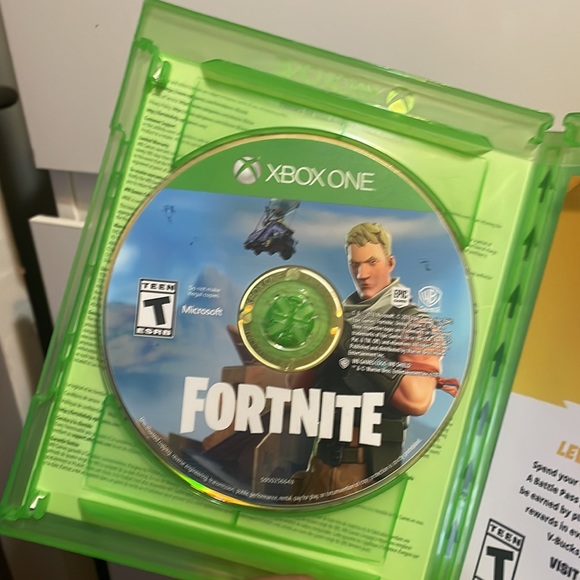 Fornite deep freeze bundle - Picture 3 of 3